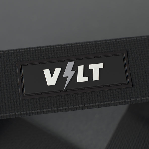 VOLT lifting straps, BlackEdition (grey bolt), close-up of the VOLT logo patch #BlackEdition